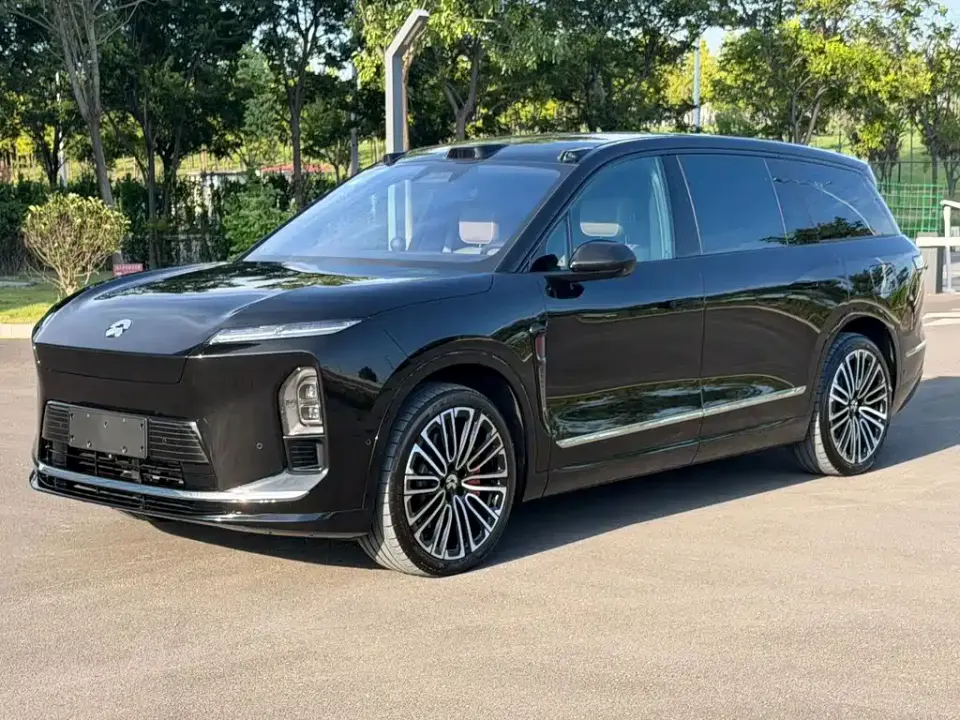 Nio ES8