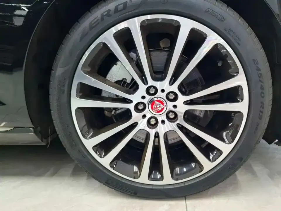 Jaguar XFL