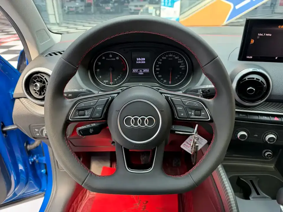Audi Q2L