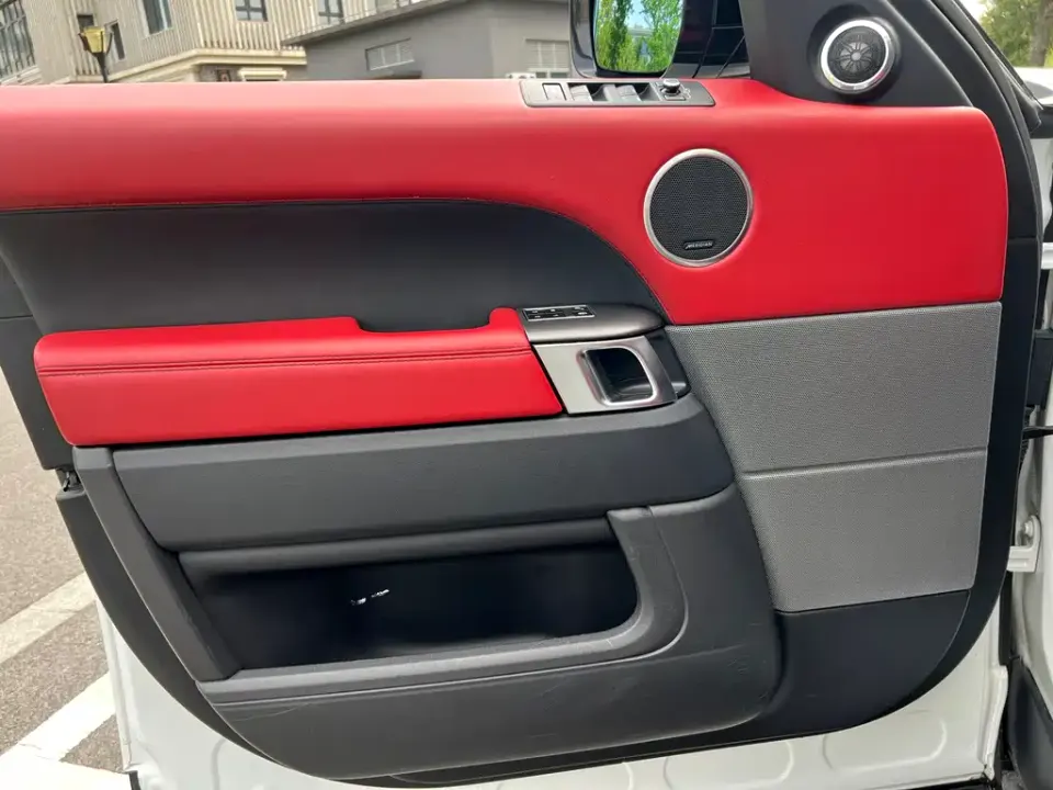 Land Rover Sport