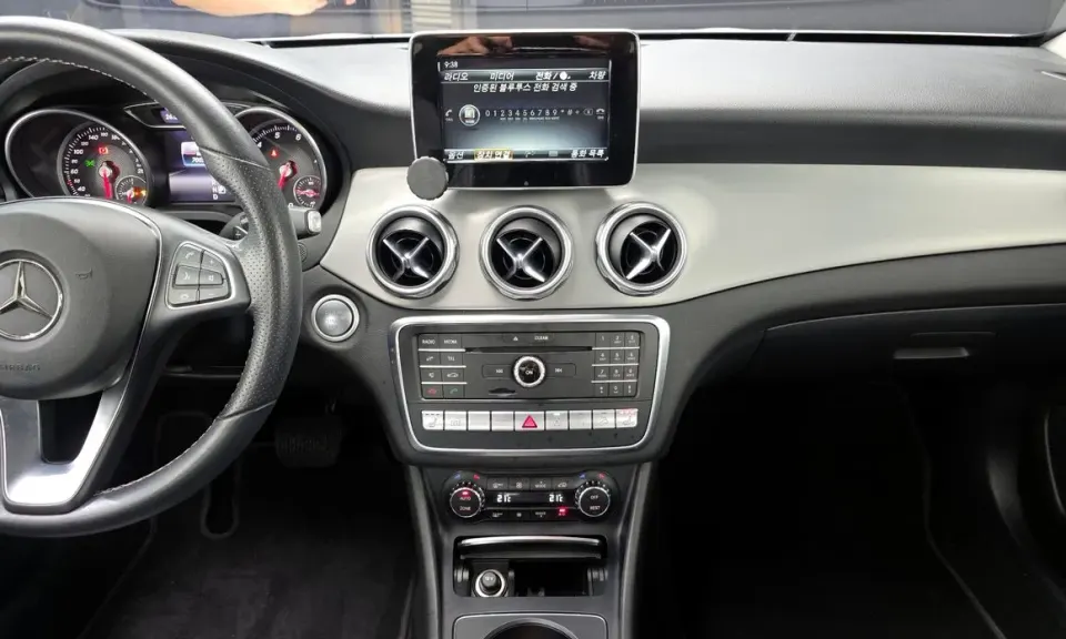 Mercedes-Benz GLA-Class
