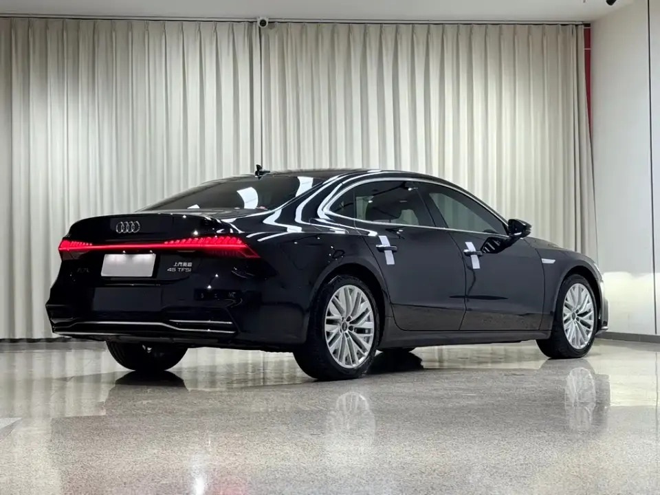 Audi A7L