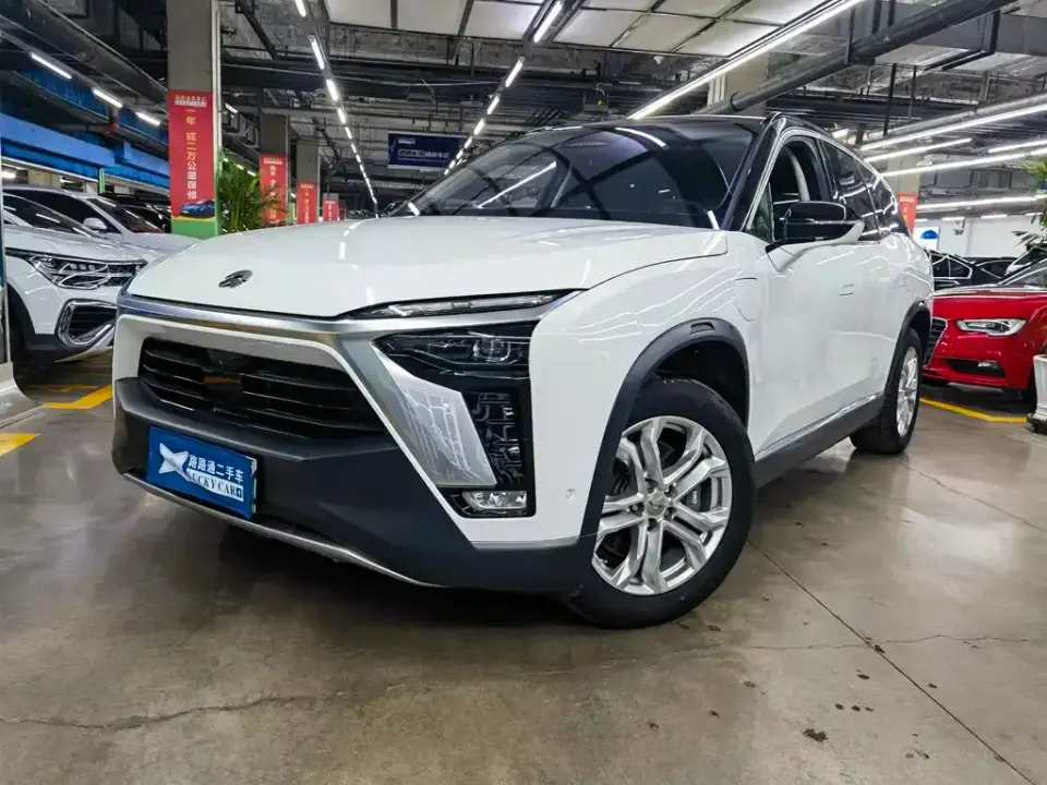 Nio ES8