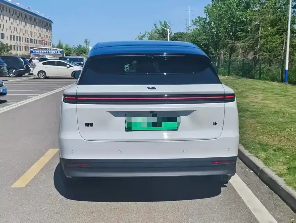 Li Li i6