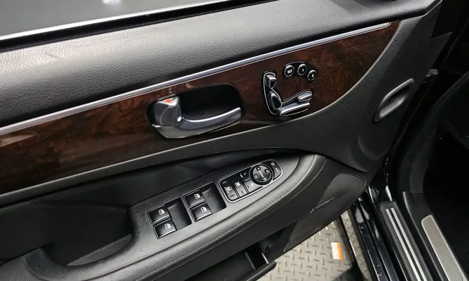 Hyundai Equus