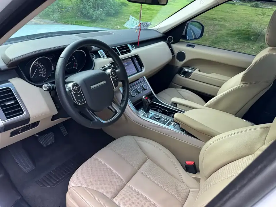 Land Rover Sport