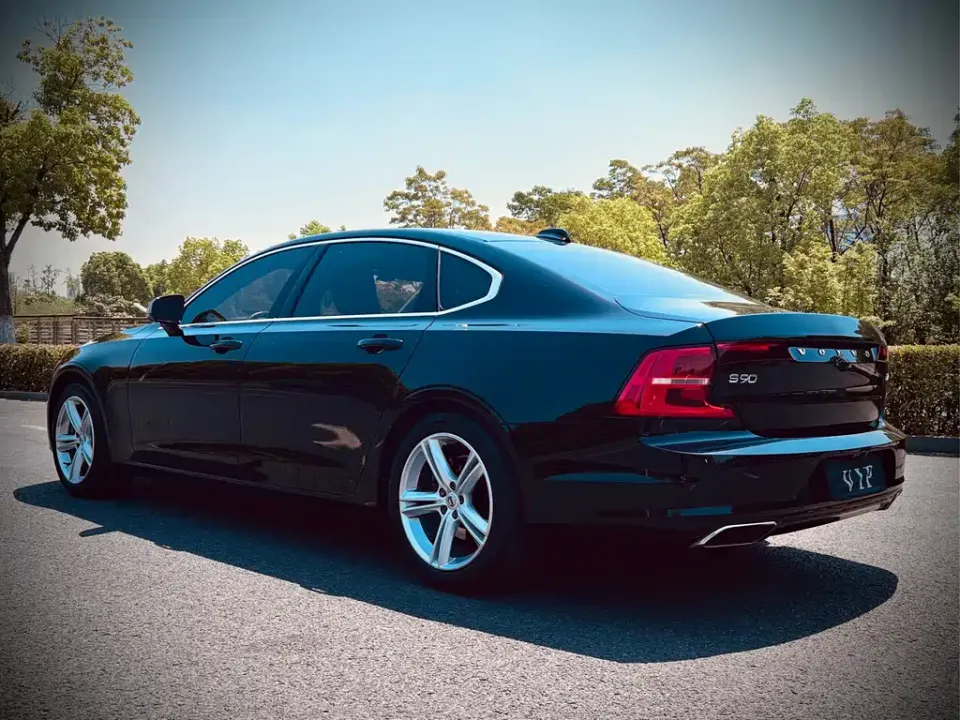 Volvo S90
