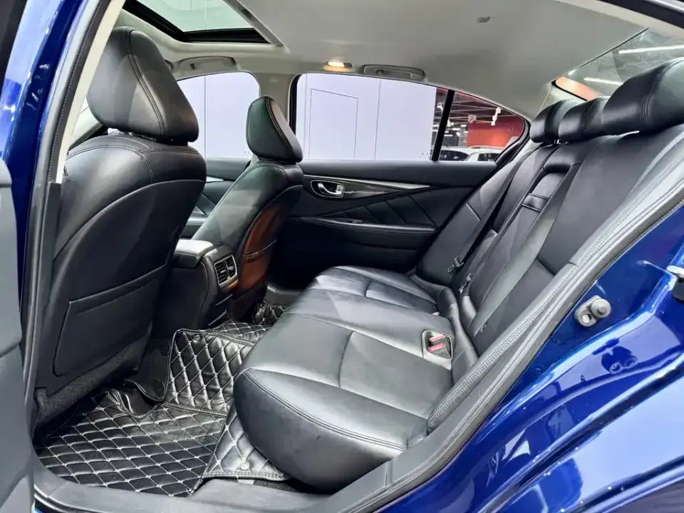 Infiniti Q50L