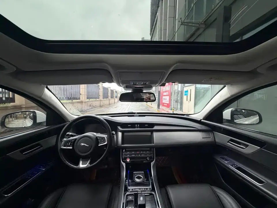 Jaguar XFL