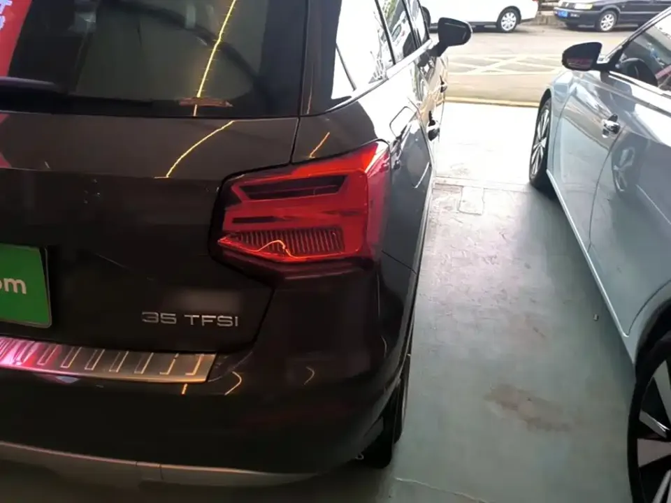 Audi Q2L