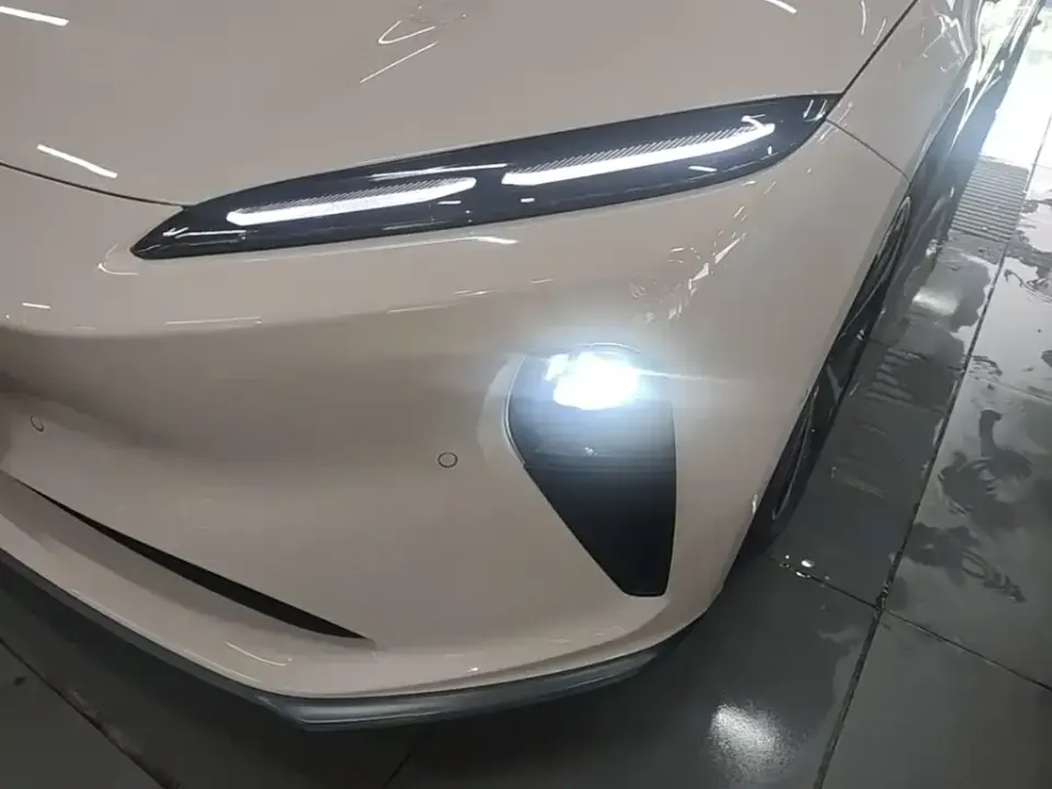 Nio ET5T