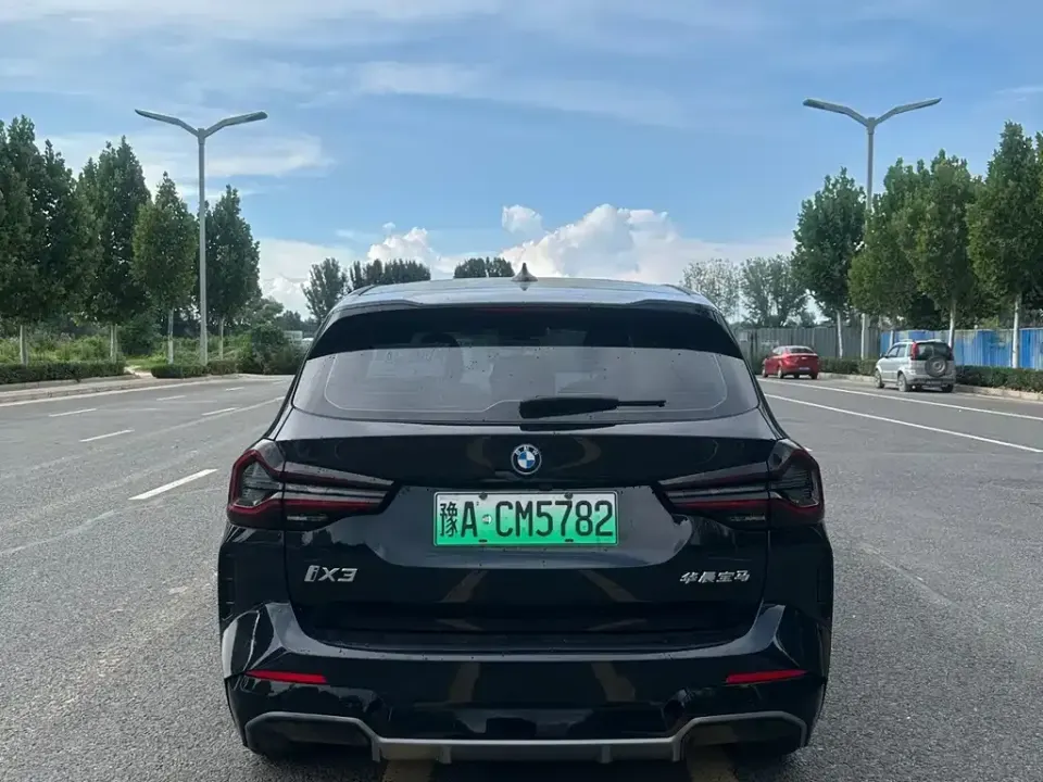 BMW iX3