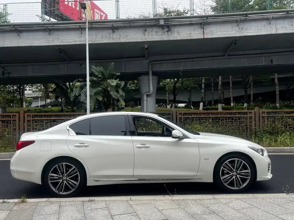 Infiniti Q50L