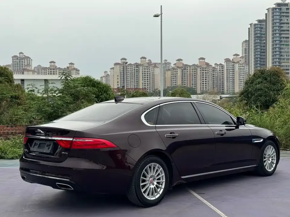 Jaguar XFL