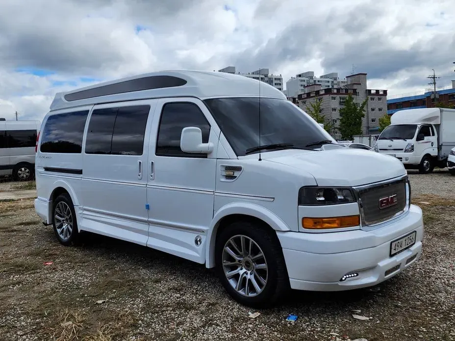 GMC Savana