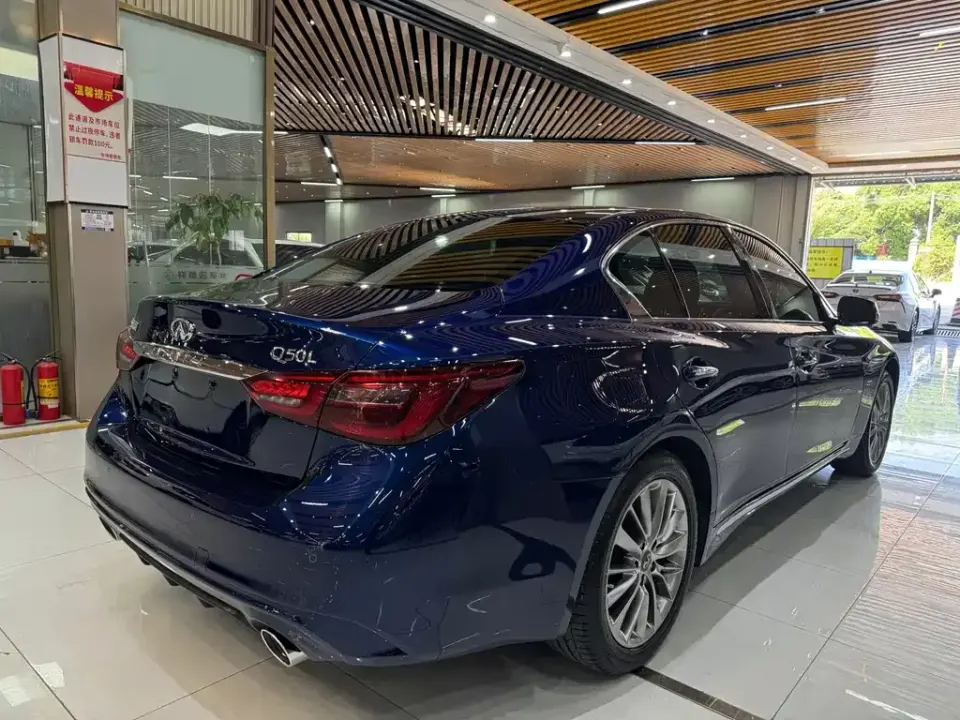 Infiniti Q50L
