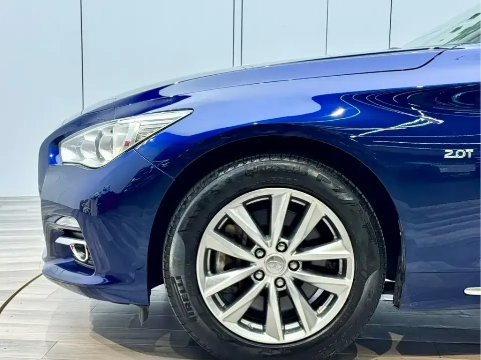 Infiniti Q50L