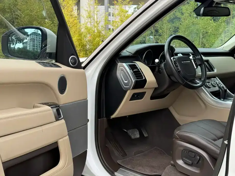Land Rover Sport