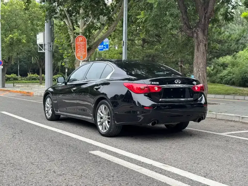 Infiniti Q50L