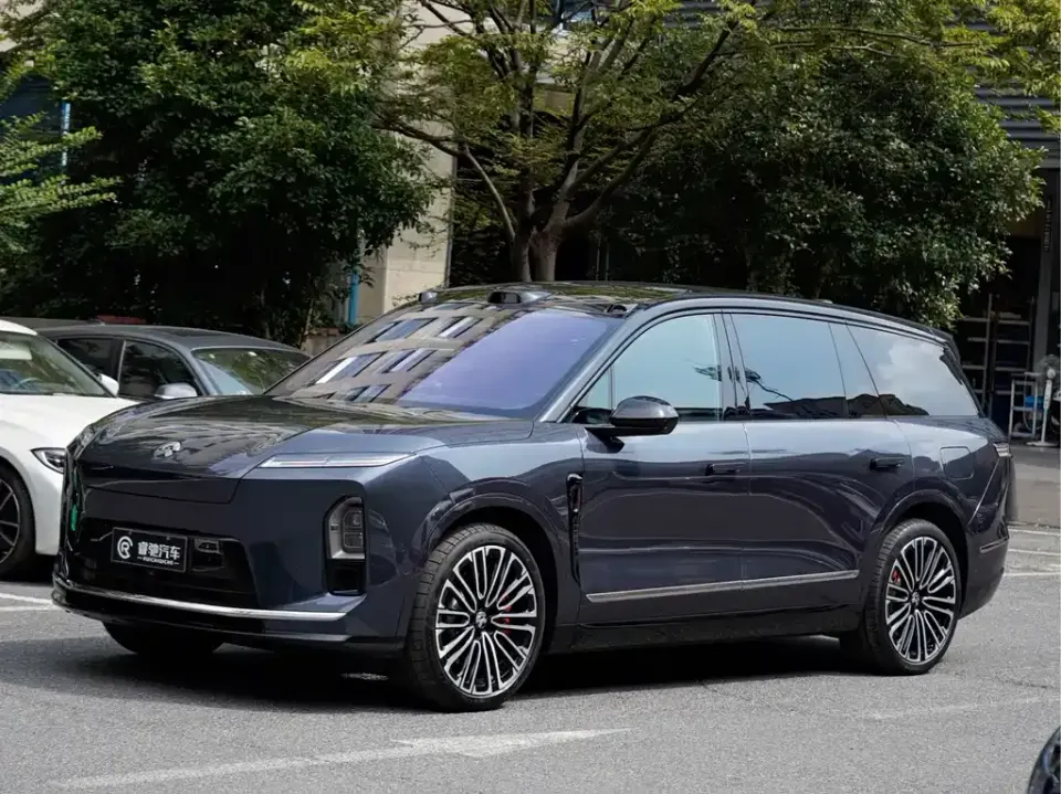 Nio ES8
