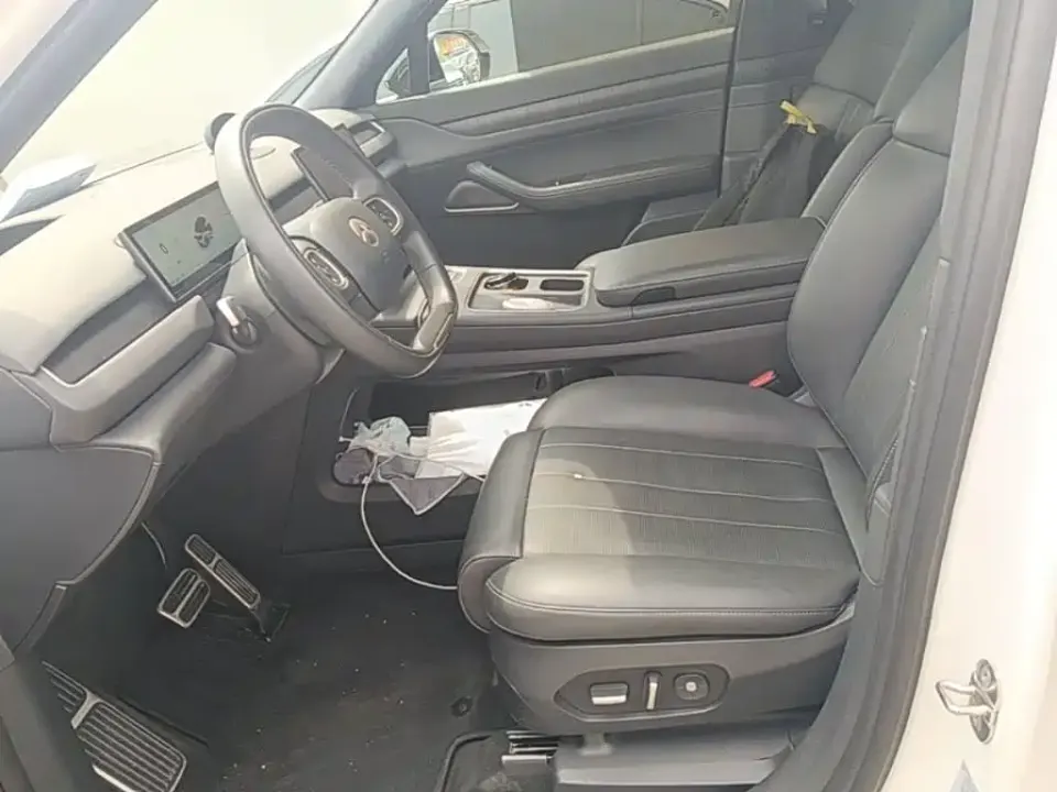 Nio ES8