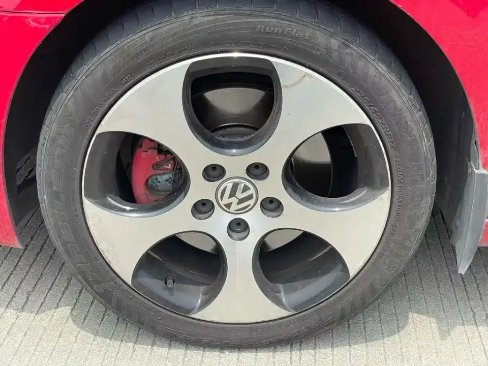 Volkswagen Golf GTI