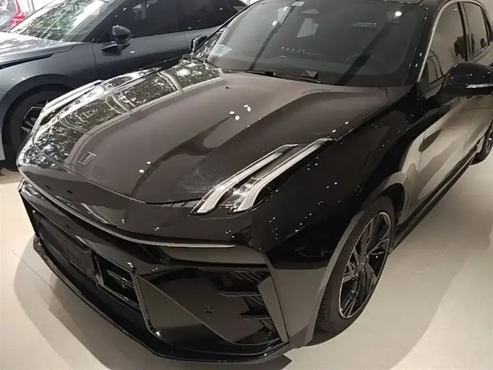 Lynk & Co 03