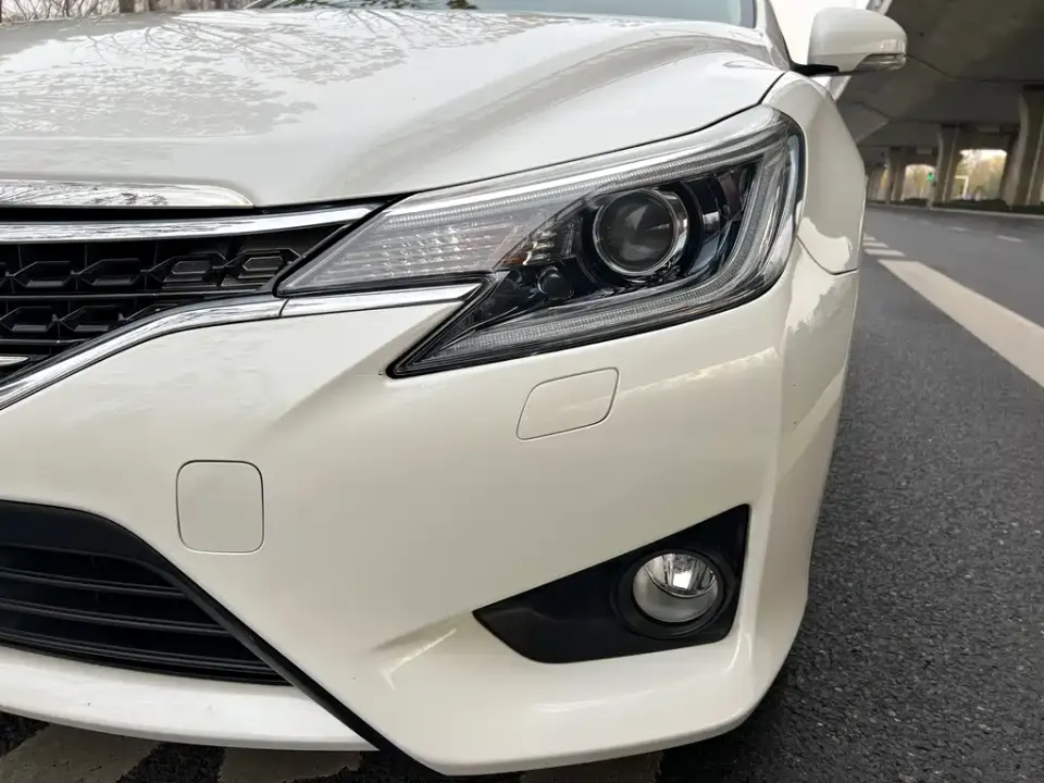 Toyota Reiz