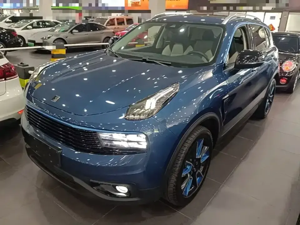 Lynk & Co 01