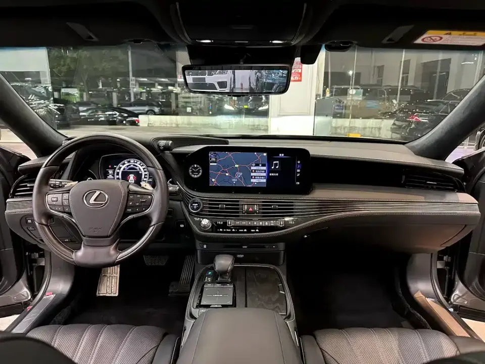 Lexus LS