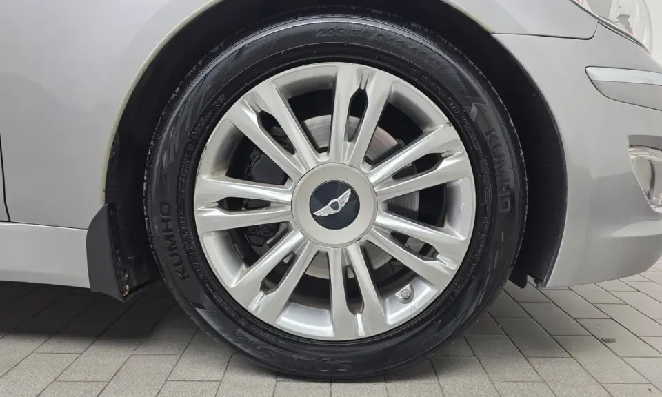 Hyundai Genesis