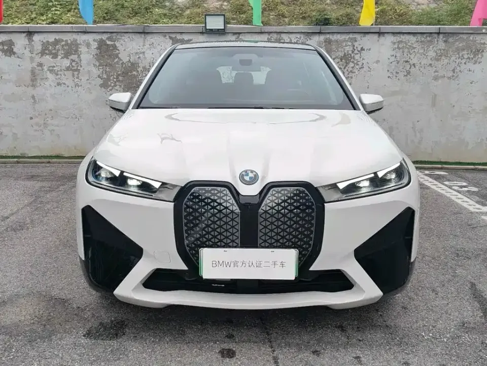 BMW iX