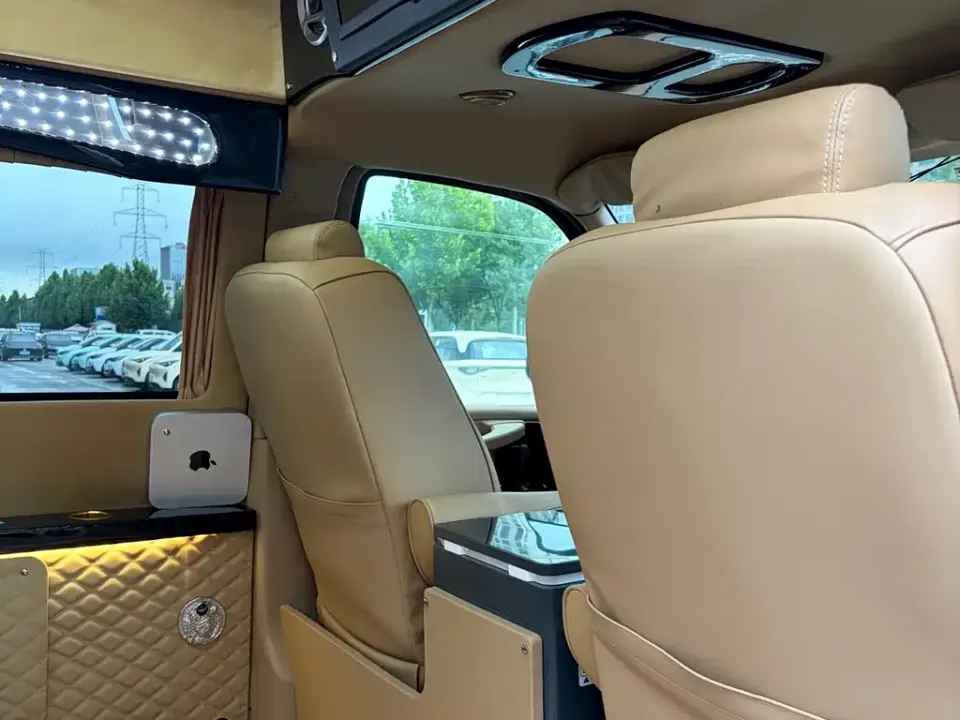 GMC Savana