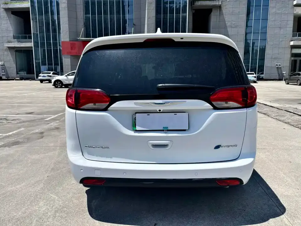 Chrysler Grand Voyager PHEV (Import)