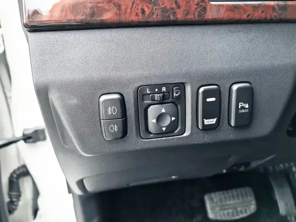 Mitsubishi Pajero (Import)