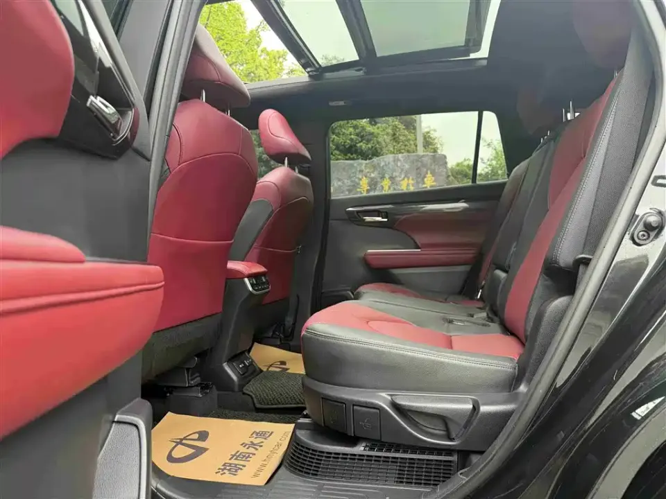 Toyota Crown Kluger