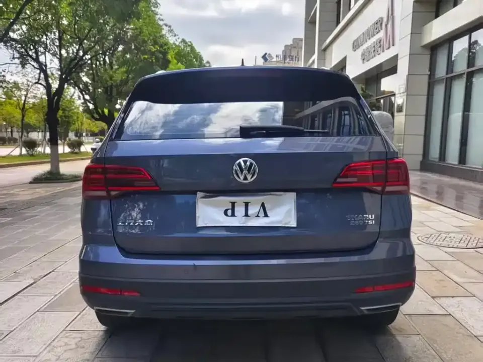 Volkswagen Tharu