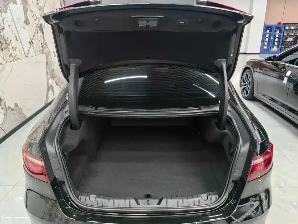 Jaguar XFL