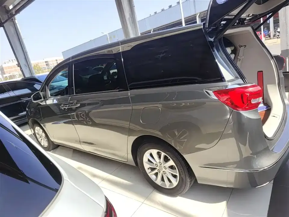 Buick GL8