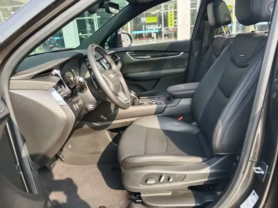 Cadillac XT6