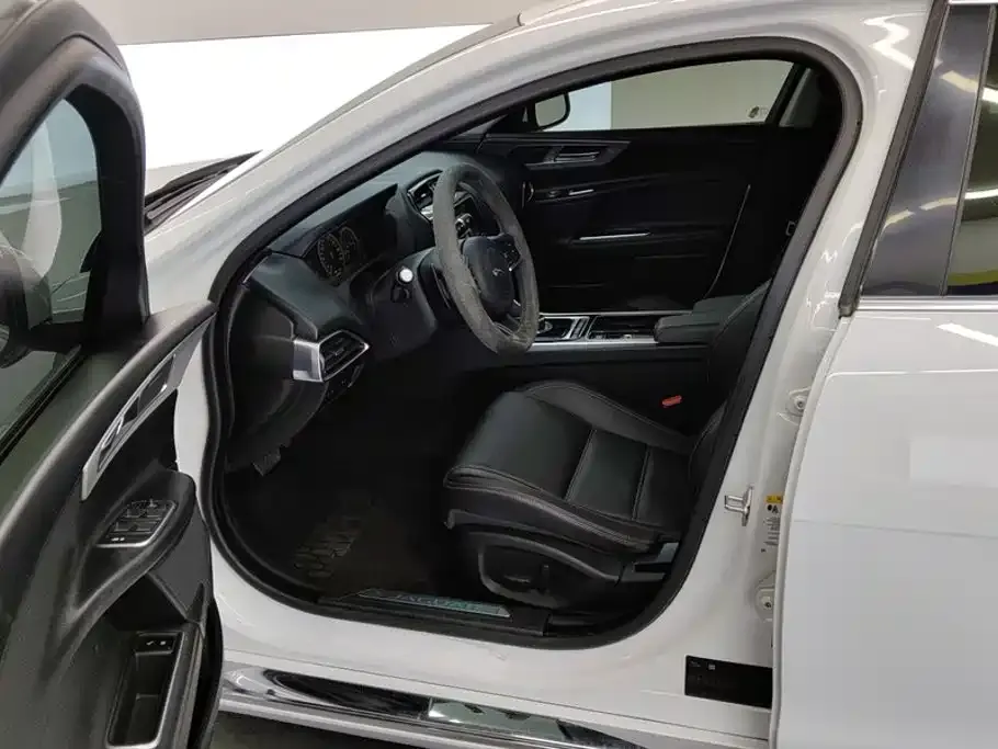 Jaguar XEL