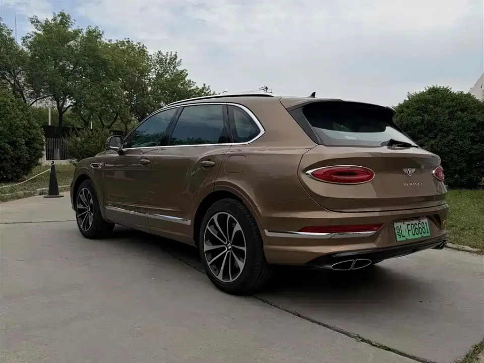 Bentley Bentayga PHEV