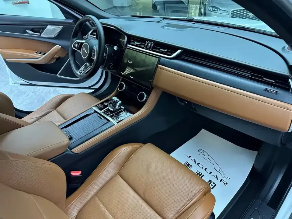 Jaguar XFL