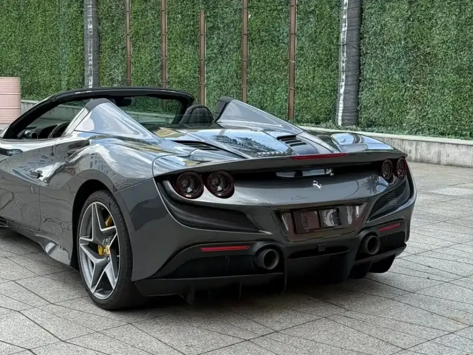Ferrari F8