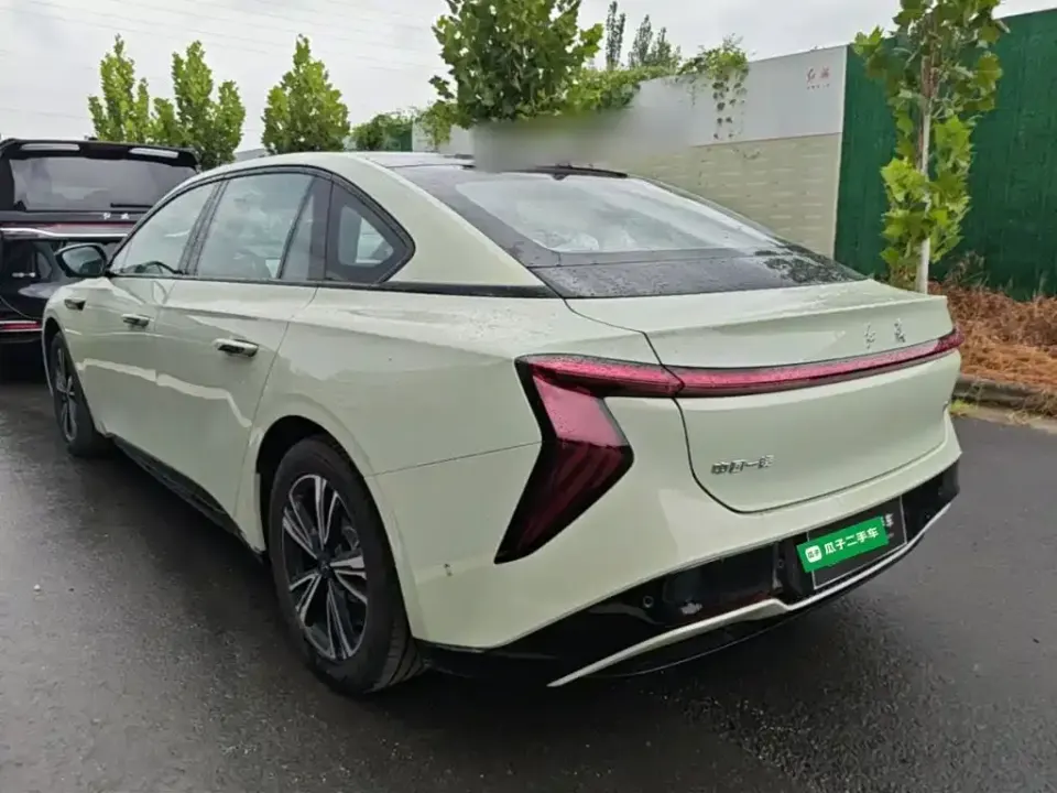Hongqi Hongqi EH7