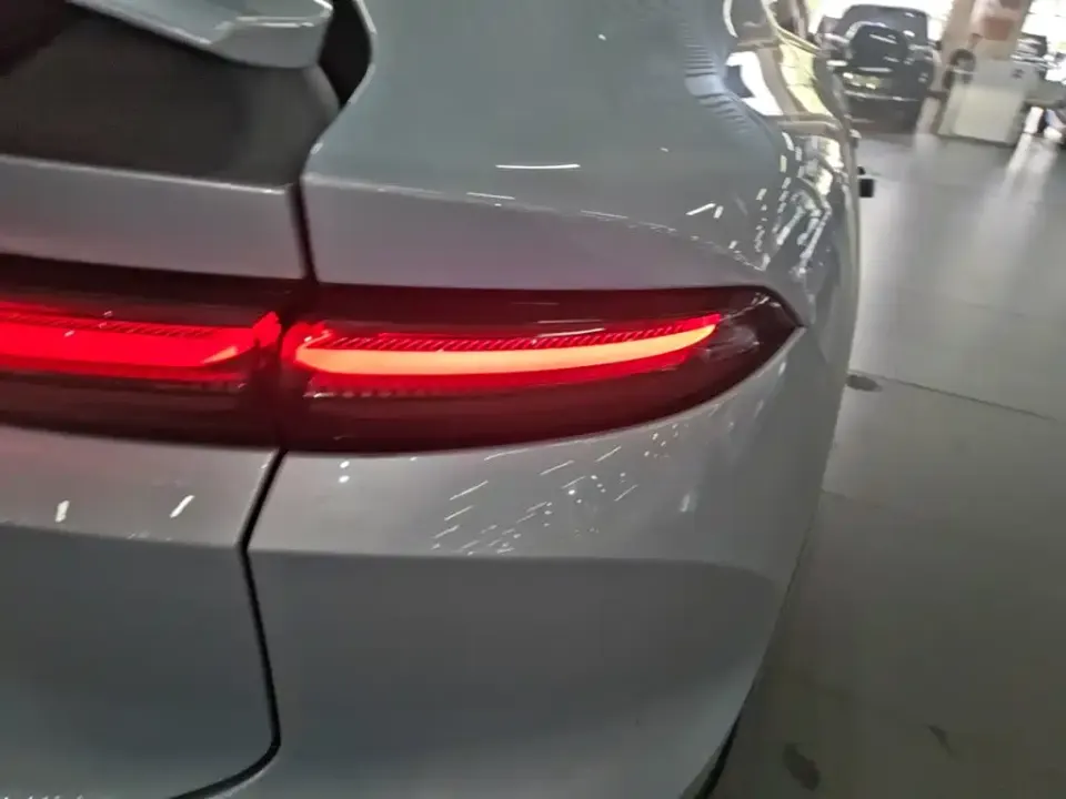 Nio EC6