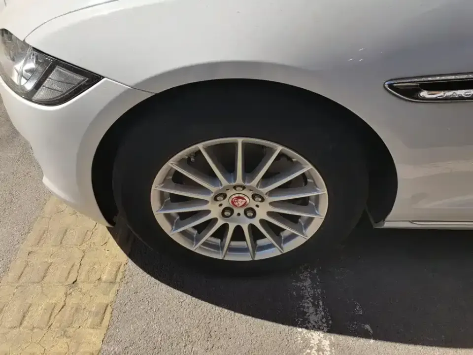 Jaguar XFL