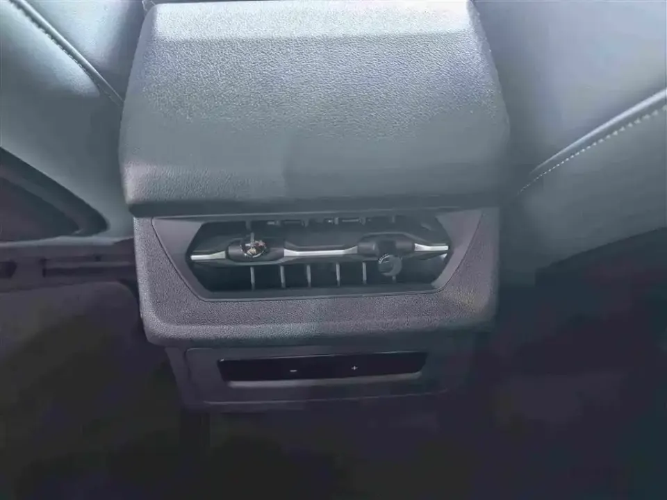 Audi Q6L e-tron