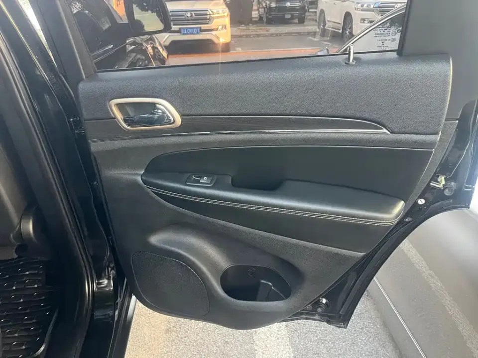 Jeep Grand Cherokee (Import)