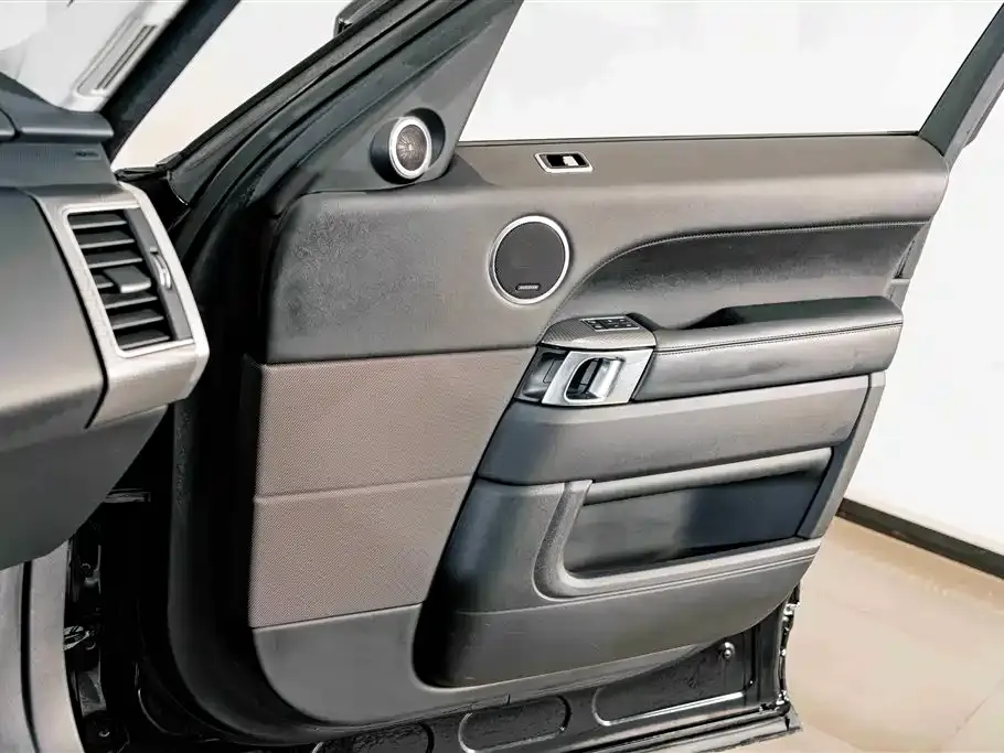 Land Rover Sport
